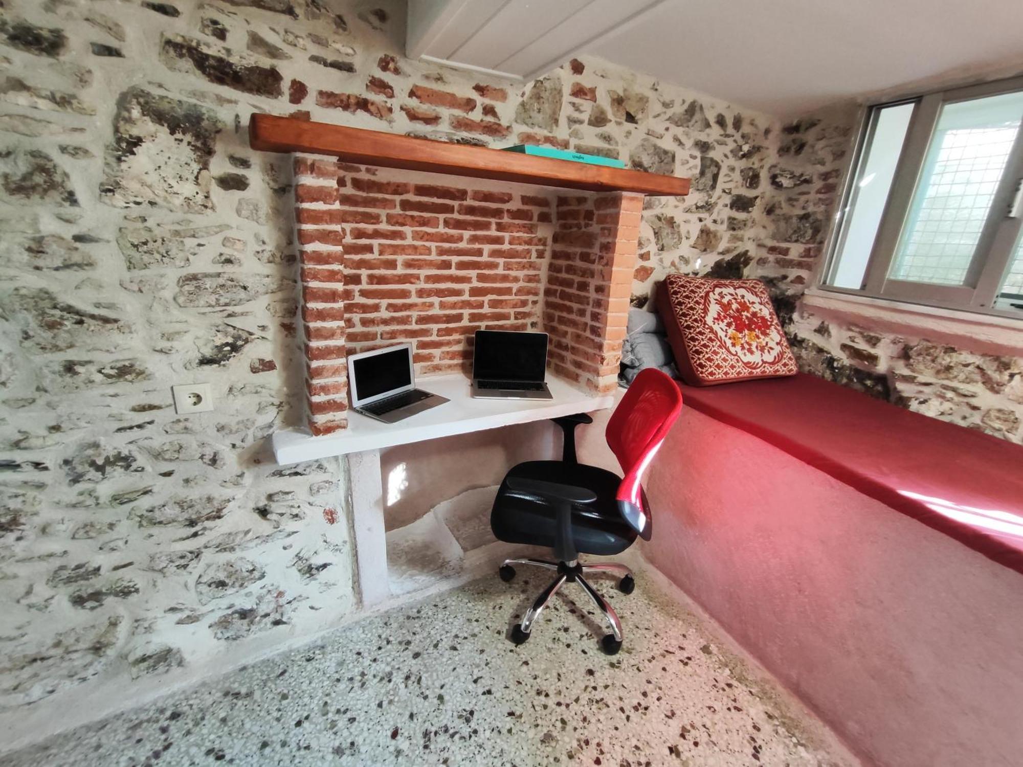 Best Sunset & Sunrise Budget Rooms Mytilíni Eksteriør bilde